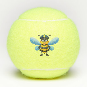 Kapitän Biene mit Polizeimütze Tennisbälle