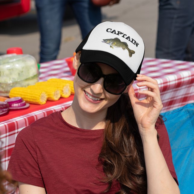 Kapitän der Walleye Fishing Bootcharta Truckerkappe (Von Creator hochgeladen)