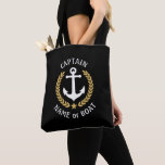 Kapitän Ihr Boot Name Anchor Gold Laurel Black Tasche<br><div class="desc">Eine stilvolle Tasche mit Captain oder einem anderen Titel, Ihrem personalisierten Namen, Bootsnamen oder einem anderen Wunschtext. Ein speziell entworfener nautischer Bootsanker mit goldenen Blätter und Stern auf Seeschwarz. Passen Sie die Basisfarbe einfach an Ihre aktuelle Dekoration oder Ihr aktuelles Thema an. Wiederverwendbar und ideal für Ferien, Shopping und Reisen....</div>