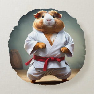 **"Karate Champion: The Fearless Guinea Pig"** Rundes Kissen