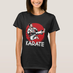 Karate-Design-Mann macht Jump Kick für Karateka T-Shirt