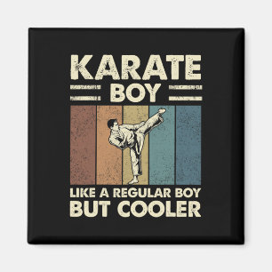 Karate Junge wie ein regelmäßiger Junge, aber Cool Magnet