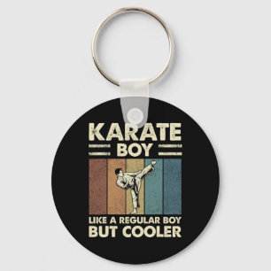 Karate Junge wie ein regelmäßiger Junge, aber Cool Schlüsselanhänger