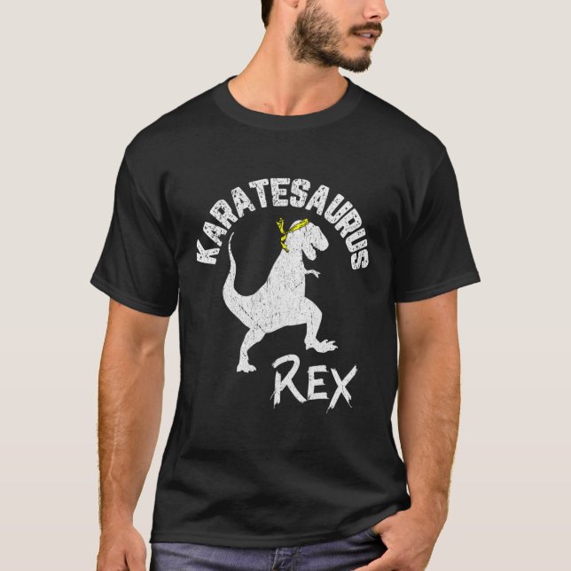 Karate Karatesaurus Rex Dinosaurier Funny Martial  T-Shirt (Vorderseite)