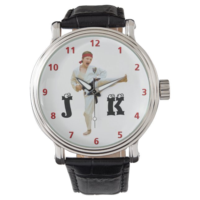 Karate Kicking Black Belt Anpassen Monogramm Armbanduhr (Vorderseite)
