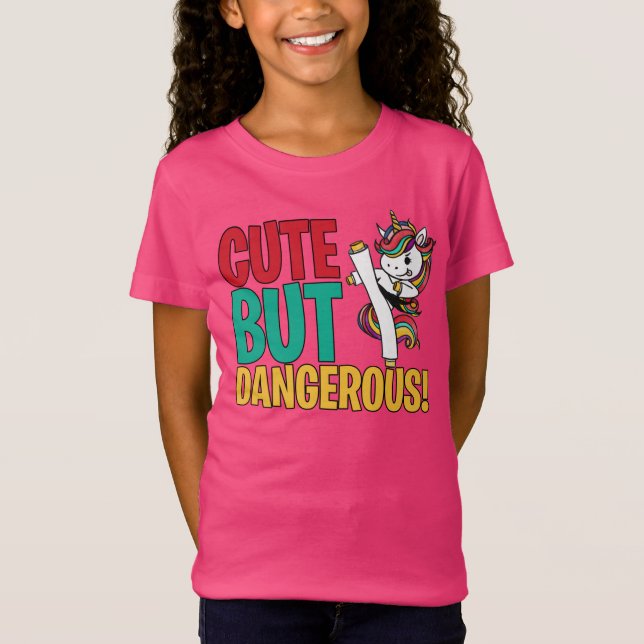 Karate Unicorn Taekwondo Niedlich, aber gefährlich T-Shirt (Vorderseite)