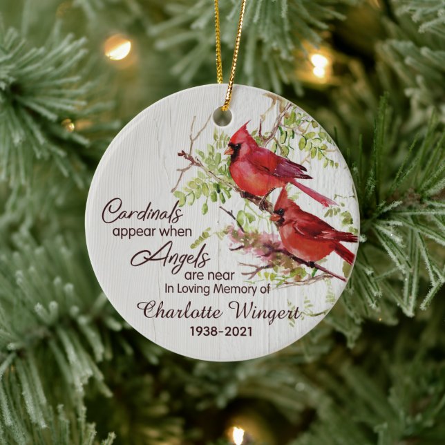 Kardinal erscheinen, wenn Engel in der Nähe Person Keramik Ornament (Baum)