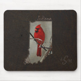 Kardinal Indiana herausgeschnitten auf hölzernem Mousepad