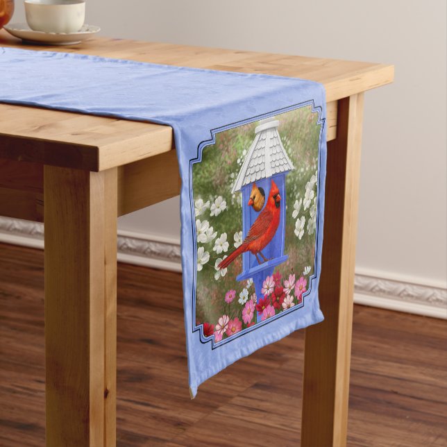 Kardinäle und Round Birdhouse Blue Mittelgroßer Tischläufer (Beispiel)