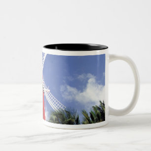 Karibik, Aruba. Alte Mühle, umgewandelt in "Mühl Zweifarbige Tasse