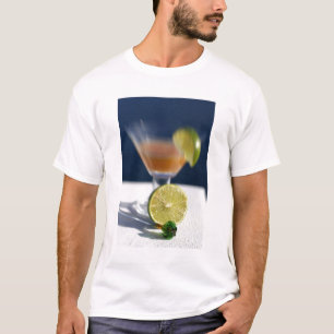 Karibik, Jungferninseln. Tropischer Rum-Punsch, T-Shirt