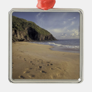 Karibik, St. Kitts. Fußspuren am Atlantik Ornament Aus Metall