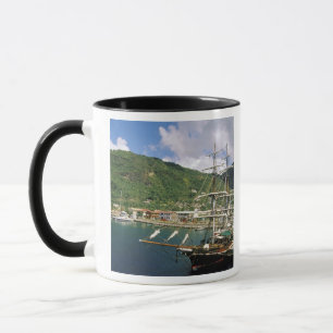 Karibik, St. Lucia, Soufriere. Boote in Tasse