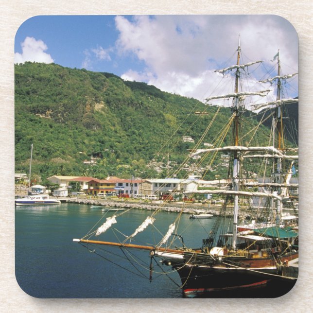 Karibik, St. Lucia, Soufriere. Boote in Untersetzer (Vorderseite)