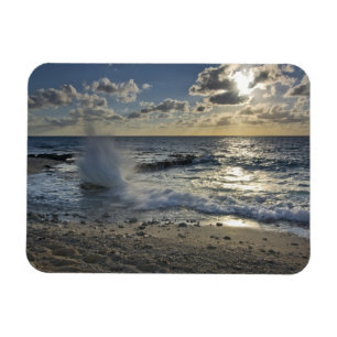 Karibisches Meer, Cayman Islands.  Brechende Welle Magnet