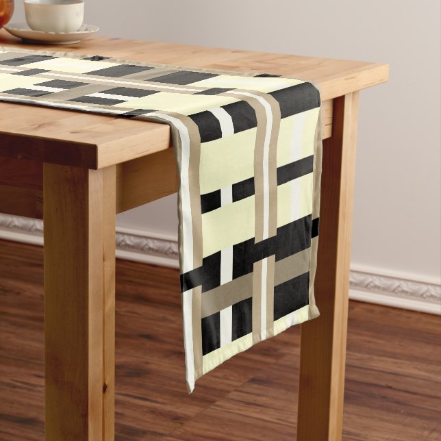 Kariert in Taupe, Tan, Black, White Modern Kurzer Tischläufer (Beispiel)