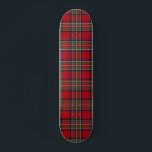 Kariert Red Green Rustic Classic Stewart Tartan Skateboard<br><div class="desc">Vorstellung unseres exquisiten Tartan Red und Green Kariert Wrapping Paper! Fügen Sie Ihren Geschenken eine Touch zeitloser Eleganz und Feststimmung mit diesem wunderschön gestalteten Verpackungspapier hinzu. Dieses Verpackungspapier zeichnet sich durch ein klassisches kariertes Tartan-Muster in Rot und Grün aus. Die traditionellen Farben rufen die Wärme und Freude der Urlaubssaison hervor...</div>
