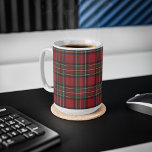 Kariert Rustikal Red Stewart Birthday Tartan Kaffeetasse<br><div class="desc">Fügen Sie Ihrer Tasse-Kollektion eine klassische und traditionelle Touch mit dieser karierten Clan Stewart Green Red Karo Tartan Kaffee Tasse hinzu. Macht dir ein großartiges Geschenk oder als Leckerei. Kombinieren Sie Ihr neues Küchentuch mit unserem passenden Badetuch oder Bettdecken zu einem ultimativen Tartan Collection Starter Bundle. Wenden Sie sich jederzeit...</div>