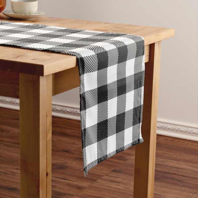 Kariert Schwarz-weiß Gingham Rustic Kurzer Tischläufer (Beispiel)