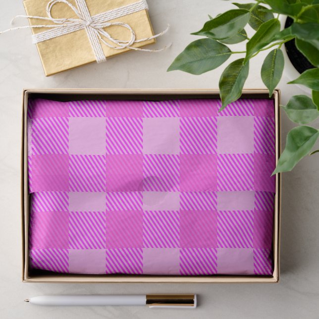 Karierte Druckausgabe in rosa Seidenpapier (Geschenk)