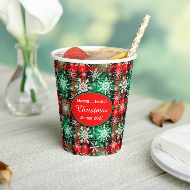 Karierte und Schneeflocken Weihnachtsmuster 1 mit  Pappbecher (In Situ)