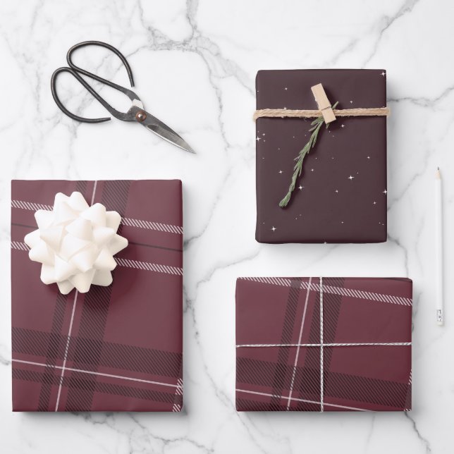 Karierter und sternenklassischer Urlaubsmaroon Geschenkpapier Set (Vorderseite)