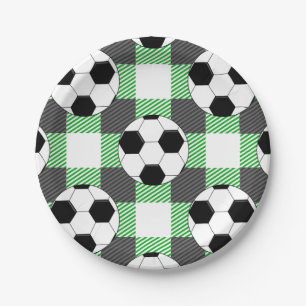 Kariertes Fußball-Muster in Schwarz-weiß und grün Pappteller