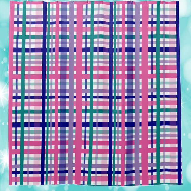 Kariertes Muster Lila Aquamarin Navy Blue Pink Duschvorhang (A plaid shower curtain featuring pink, purple, teal and navy blue stripes.)