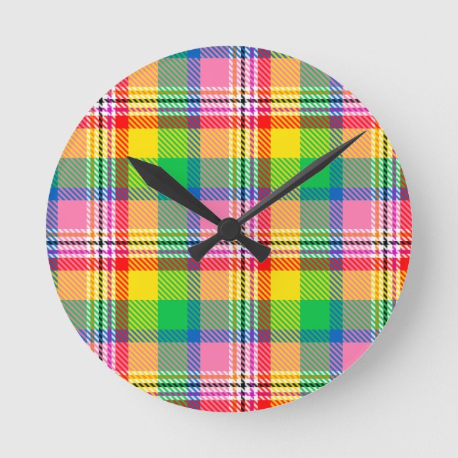 Kariertes rosa Gelbtartan-Design Runde Wanduhr (Vorderseite)