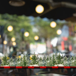 Kariertes Rotes Buffalo mit grünem Kiefernwald Fensteraufkleber