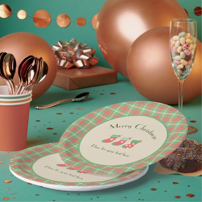 Kariertes Weihnachtspapier auf grüner Basis Pappteller (Multi)