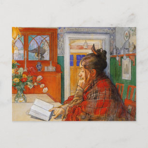 Karin liest am Abend Postkarte