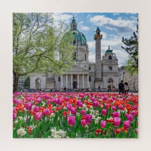 Karlskirche im Frühjahr in Wien, Österreich