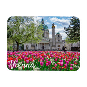 Karlskirche im Frühjahr in Wien, Österreich Magnet