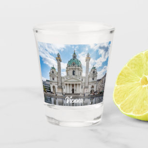 Karlskirche in Wien, Österreich Schnapsglas