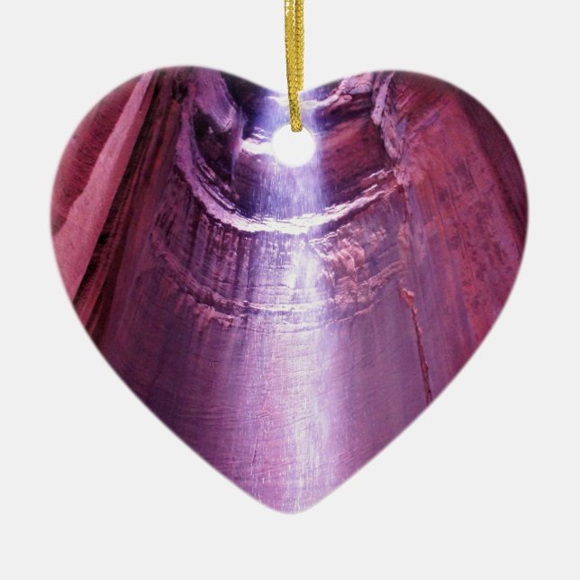 Karminrote Fälle Keramik Ornament (Vorne)