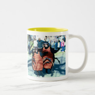Karneval-maskierenhinterwellen Zweifarbige Tasse