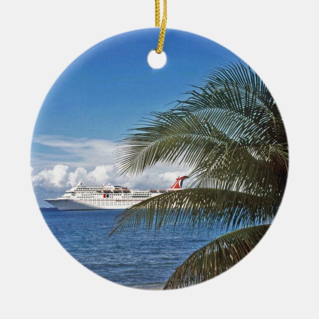 Karnevals-Kreuzschiff angekoppelt in Grand Cayman Keramik Ornament (Vorne)