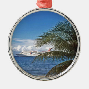 Karnevals-Kreuzschiff angekoppelt in Grand Cayman Ornament Aus Metall