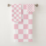 Karo Baby Pink und White Checkerboard Muster Badhandtuch Set<br><div class="desc">Prüfmuster - Hellrosa und weiße Schachbrett.</div>