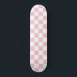 Karo Baby Pink und White Checkerboard Muster Skateboard<br><div class="desc">Prüfmuster - Hellrosa und weiße Schachbretter.</div>