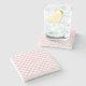 Karo Baby Pink und White Checkerboard Muster Steinuntersetzer (Seitenansicht)