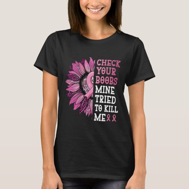 Karo Ihre Brust Mine versucht, mich zu töten Brust T-Shirt (Vorderseite)