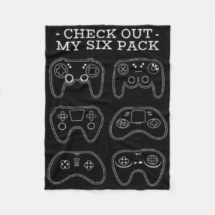 Karo Out My Six Pack - Funny Gamer Video Game Plan Fleecedecke