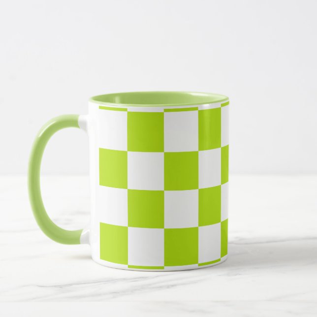 Karos und Wirbel in Kalkgrün und Weiß Tasse (Links)