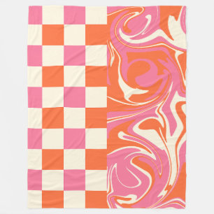 Karos und Wirbel - Rosa, Orange und Creme Fleecedecke