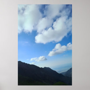 Karpaten-Blauhimmel-Gipfel – Rumänien Bergkunst Poster
