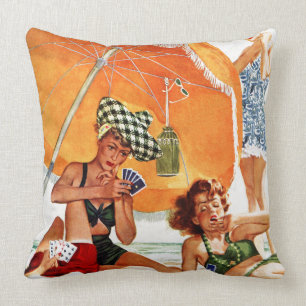 Kartenspiel am Strand durch Alex Ross Kissen