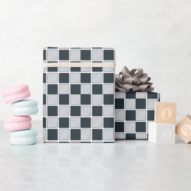 Karton mit karierten Navy Blue Black und White Geschenkpapier (Babyparty)