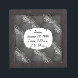 Karton-Typografie-Hochzeiten Schmuckkiste<br><div class="desc">Chalkboard Vintag Moderne Mr. and Mrs Chalkboard Wedding Einladungen Süße und sassy chalkboard Hochzeiten Chalkboard Moderne Vintage Typografie Einladungen Sweet and sassy chalkboard Hochzeiten Hochzeiten Party T - Shirt</div>